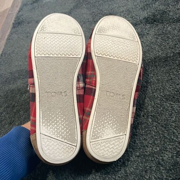 Tom’s Slip on Shoes - Picture 4 of 9